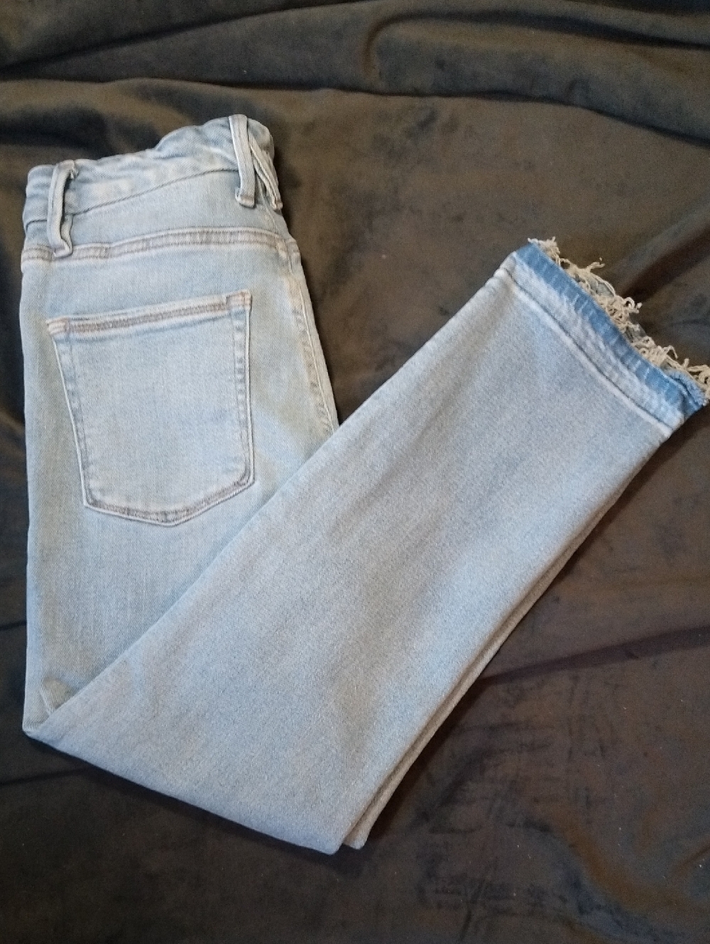 Good American Light Wash Women's Jeans Classic Straight Leg Cropped Raw Hem - 4